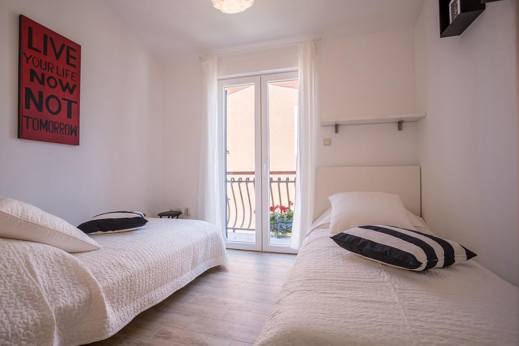Apartments Oleandar Rogoznica  Zimmer foto