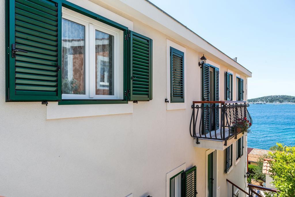Apartments Oleandar Rogoznica  Zimmer foto